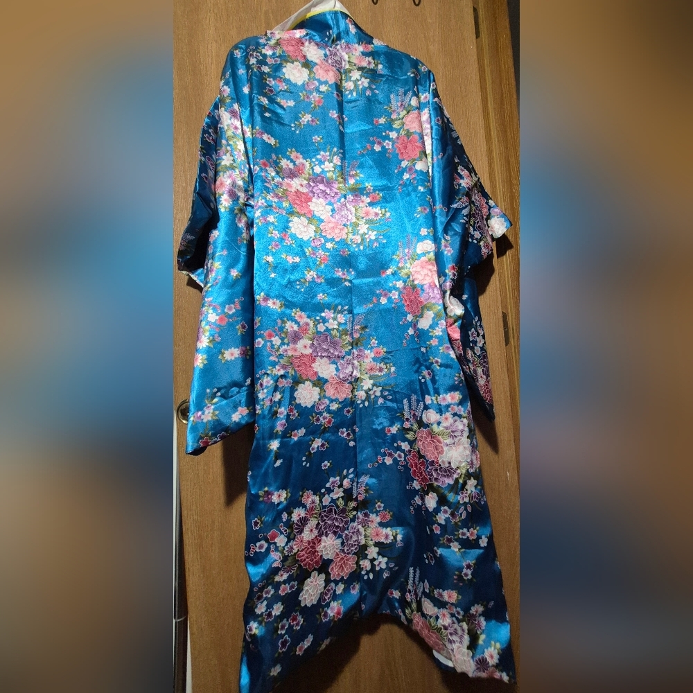 Women Blue Satin Floral Kimono Robe 23"×46" ** No Belt - Picture 7 of 11